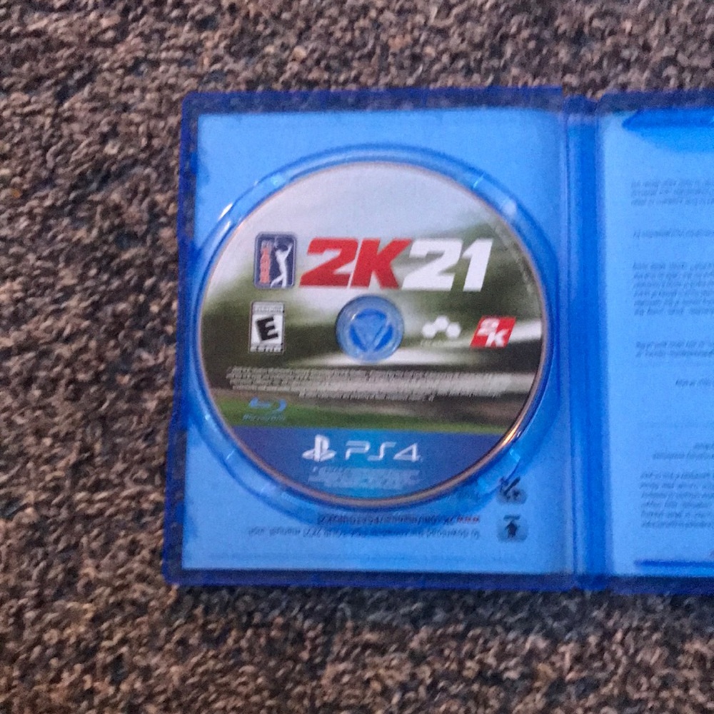 Play station four game 2K 21 golfA little scratches a little dirt but it works